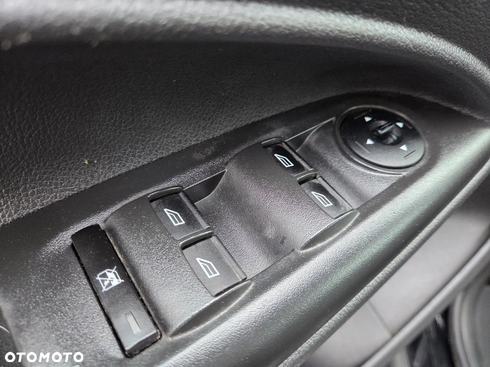 Ford Tourneo Connect Grand - 13