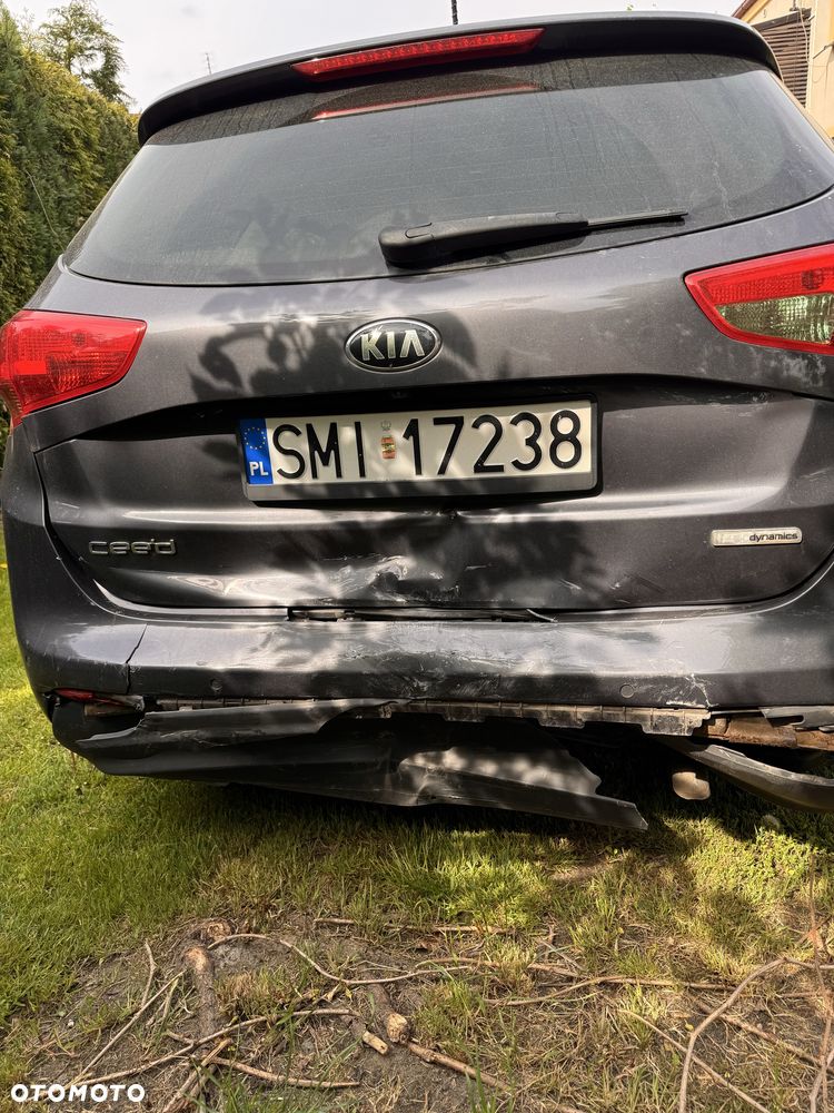 Kia Ceed - 8