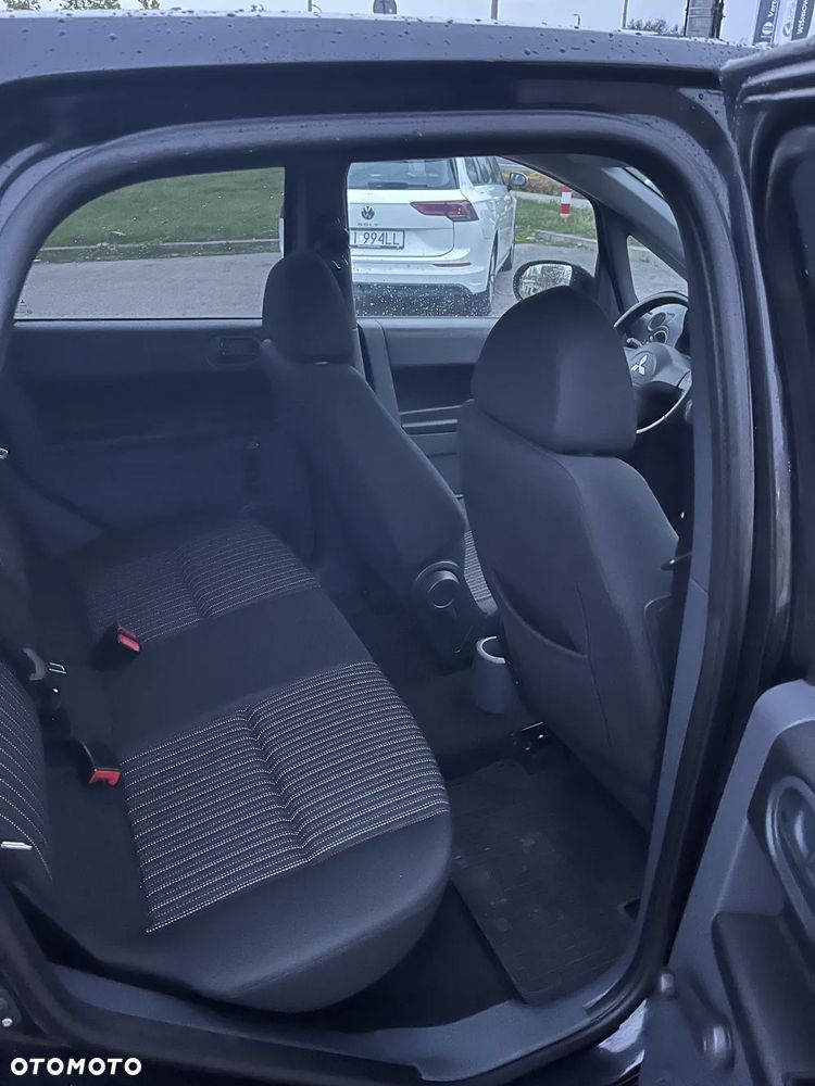 Mitsubishi Colt - 8