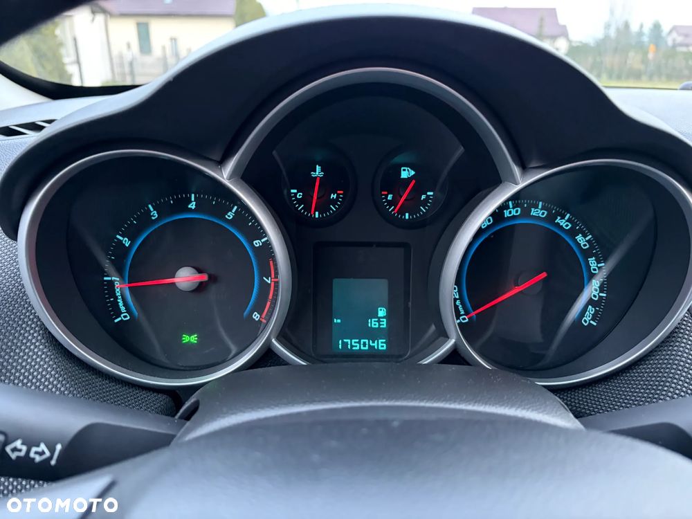 Chevrolet Cruze 1.8 LT - 27