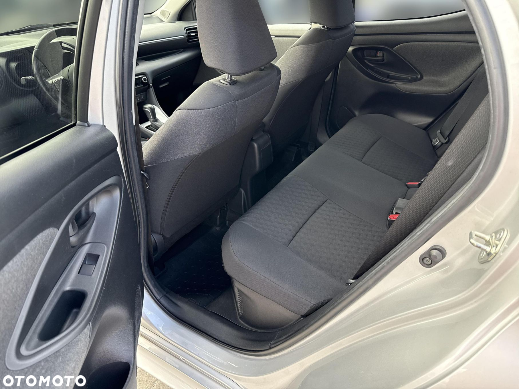 Toyota Yaris - 10