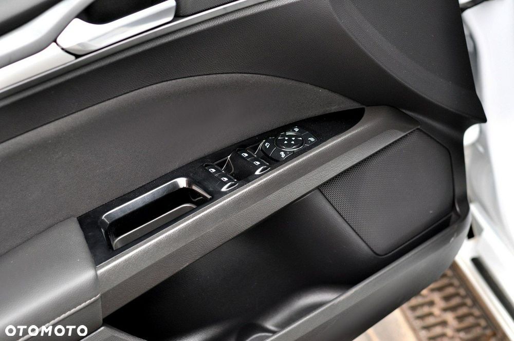 Ford Mondeo 2.0 TDCi Ambiente - 13