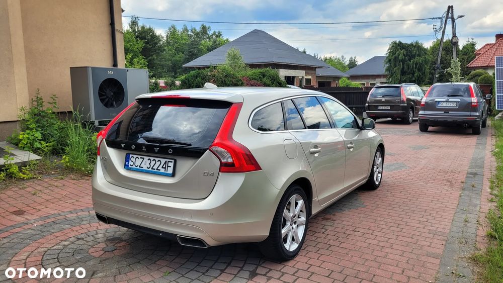 Volvo V60 D4 Drive-E Momentum - 4