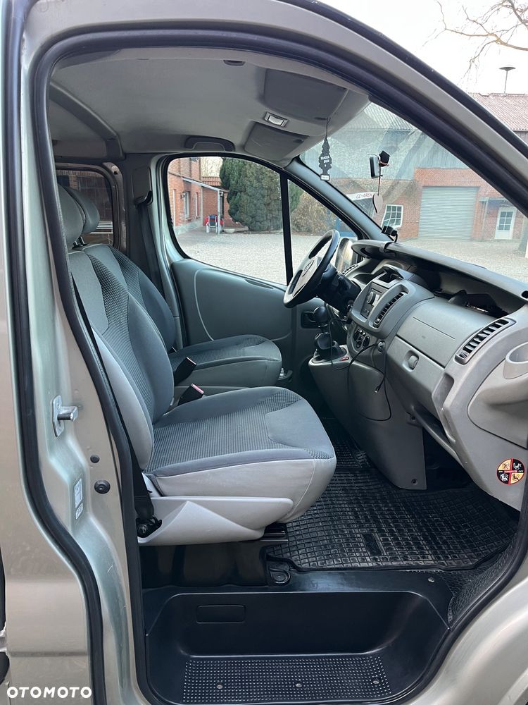 Opel Vivaro L2H1 2.9t - 7