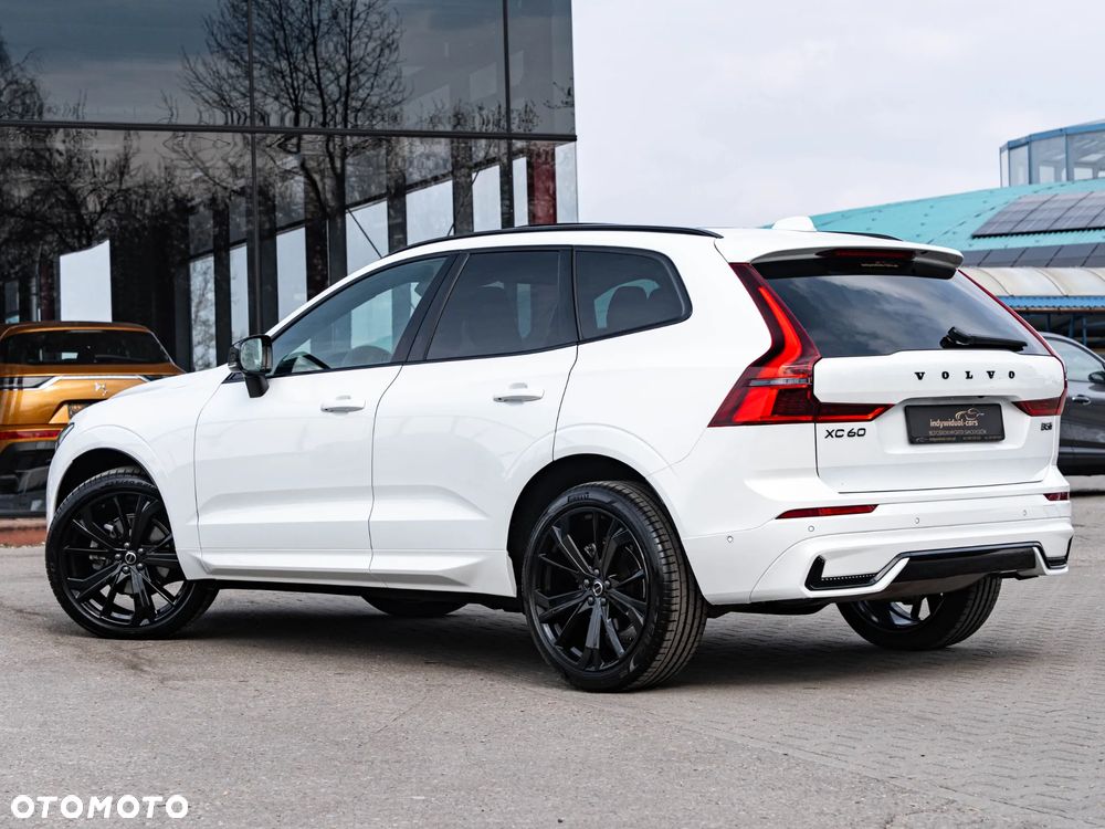 Volvo XC 60 B5 B AWD Plus Dark - 11