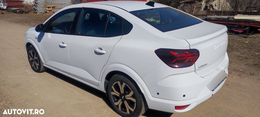 Dacia Logan TCe 90 MT6 Prestige - 4
