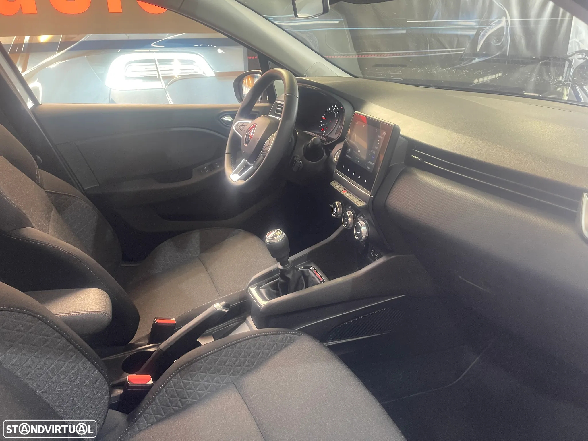Renault Clio BLUE dCi 100 BUSINESS EDITION - 33