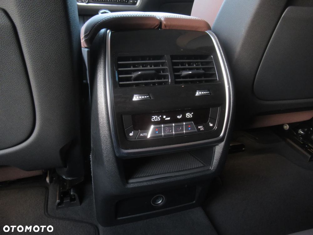 BMW X5 xDrive40i mHEV - 27