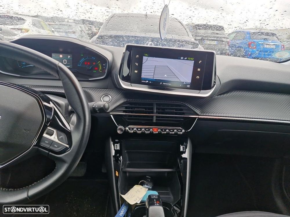 Peugeot e-208 Allure - 6