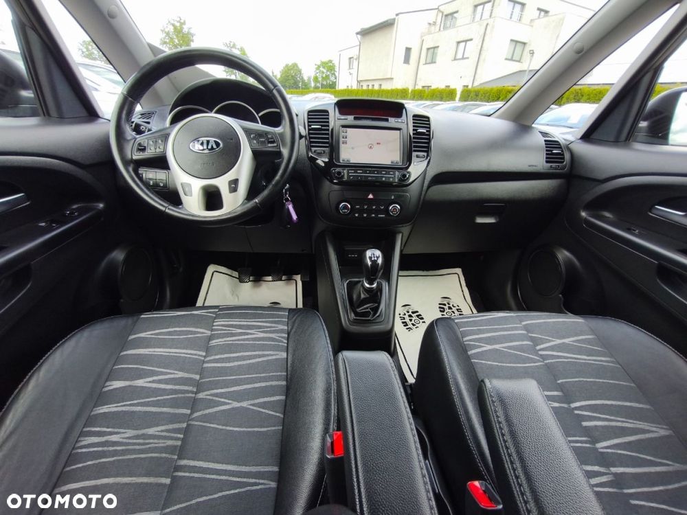 Kia Venga - 8