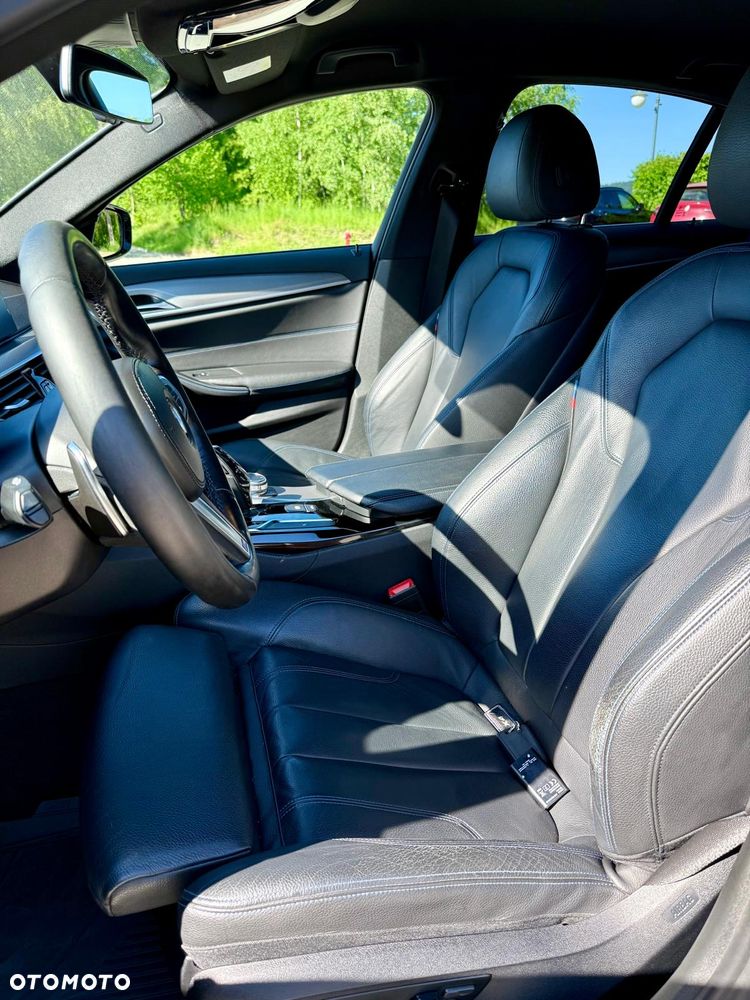 BMW Seria 5 520d xDrive - 9