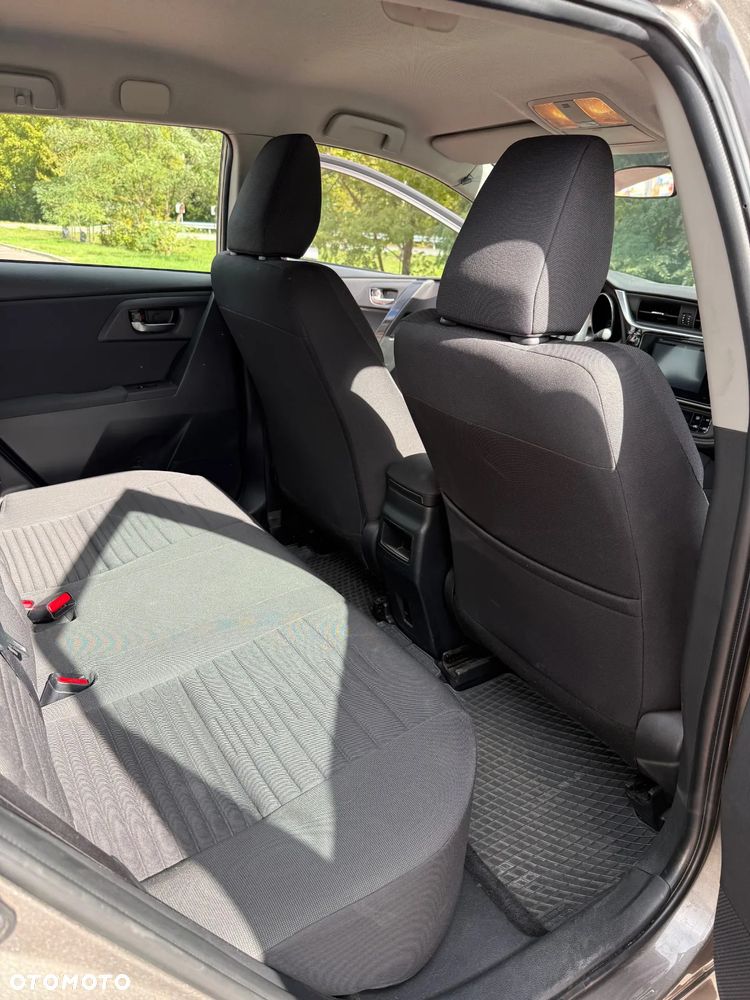 Toyota Auris 1.4 D-4D Active - 9