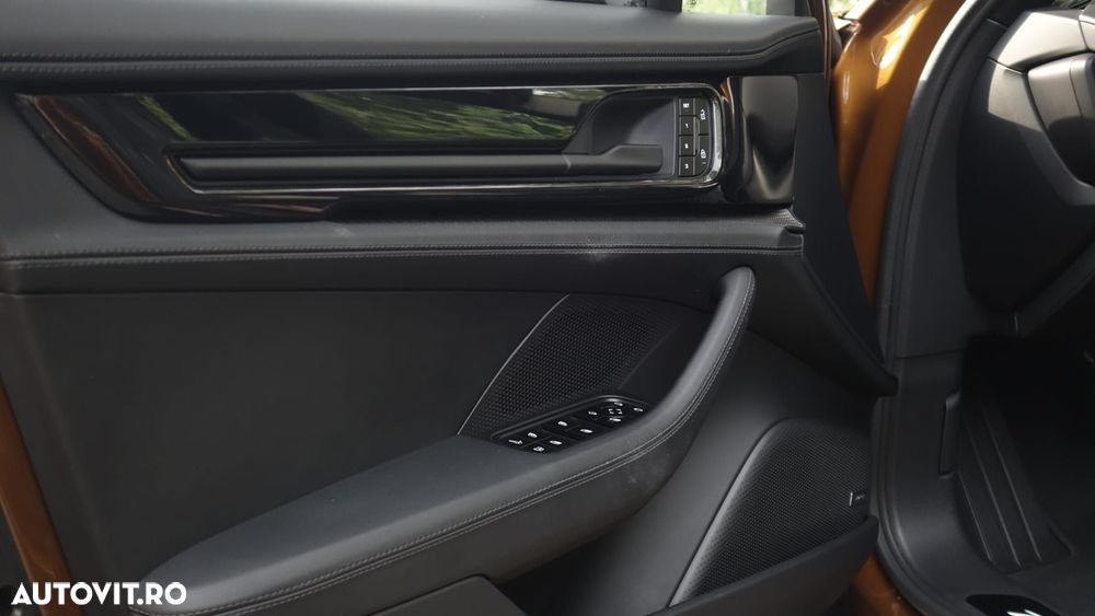 Porsche Panamera - 17