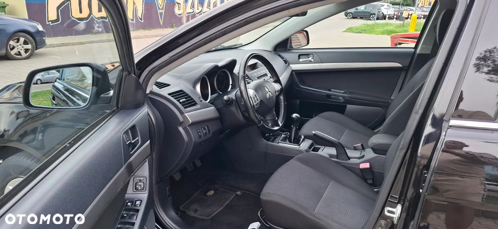 Mitsubishi Lancer 1.8 Inform - 9