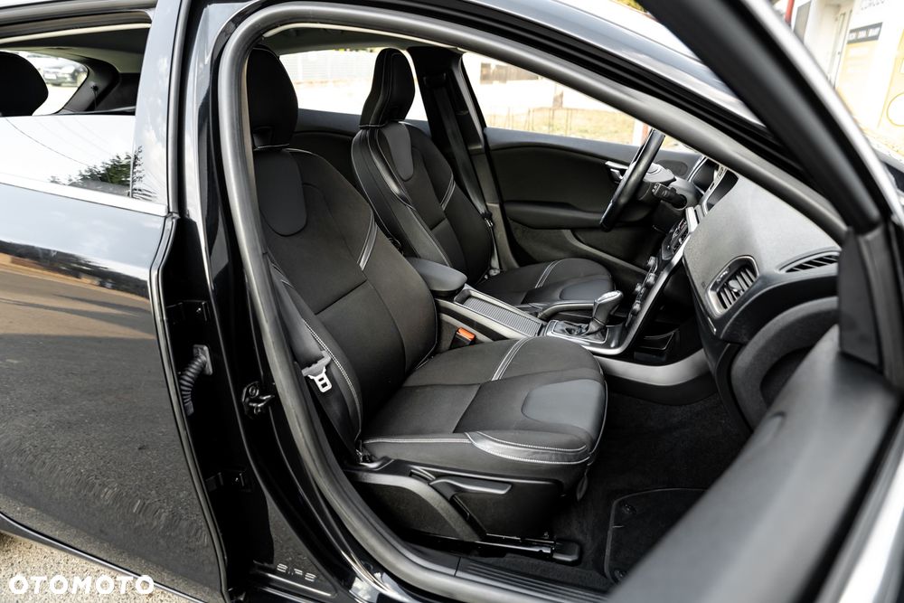 Volvo V40 D3 Geartronic Summum - 24