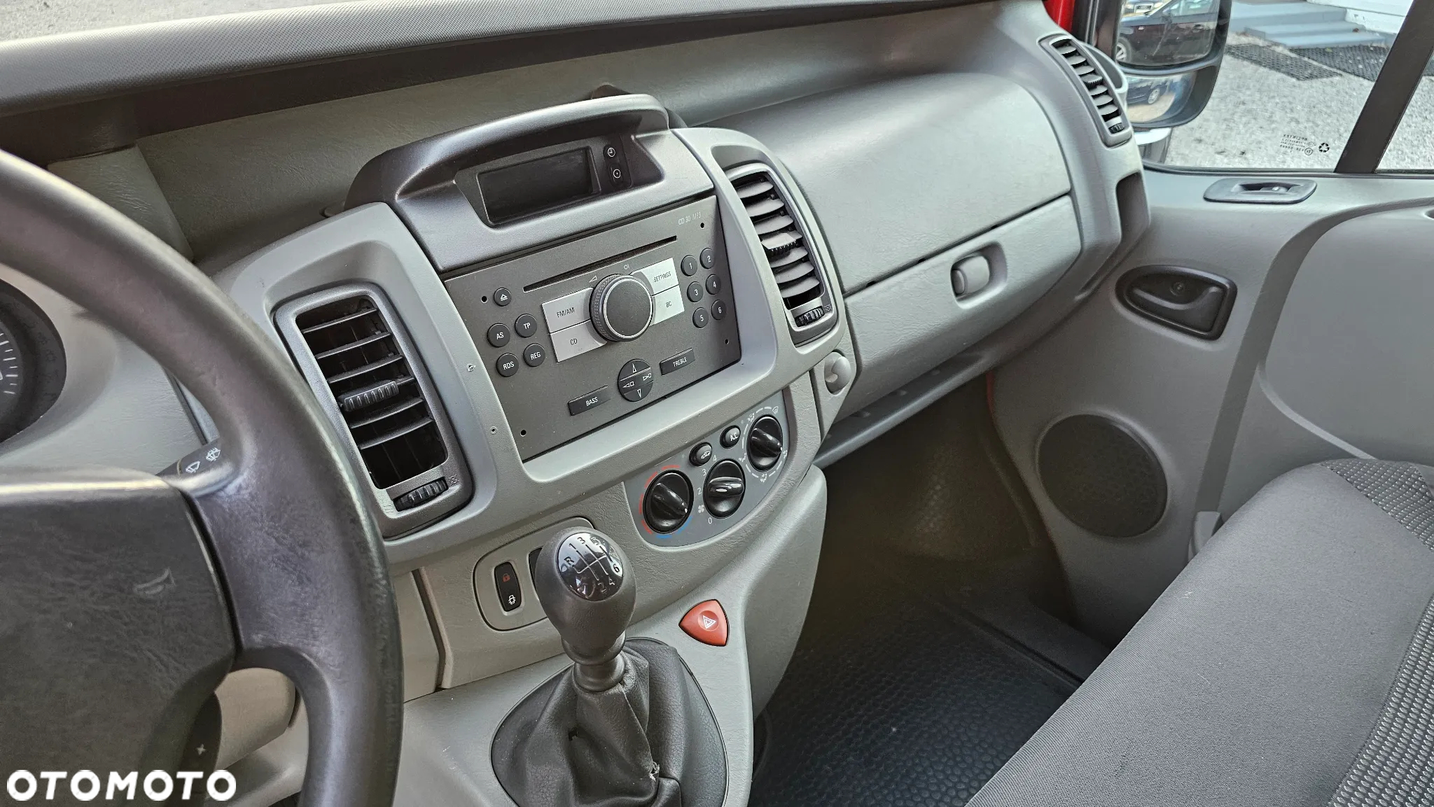 Opel Vivaro - 18