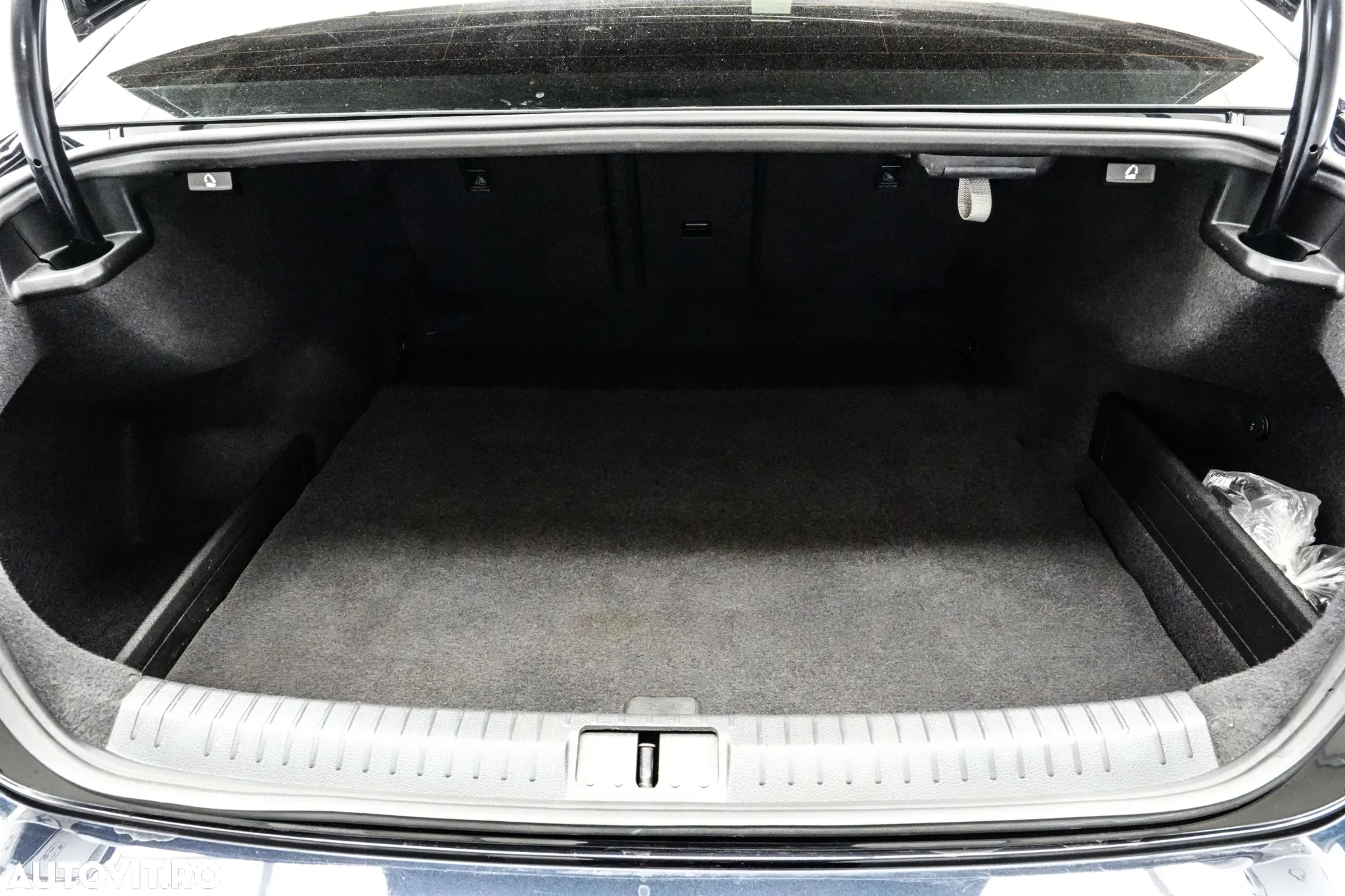 Volkswagen Passat 1.6 TDI DSG Comfortline - 29