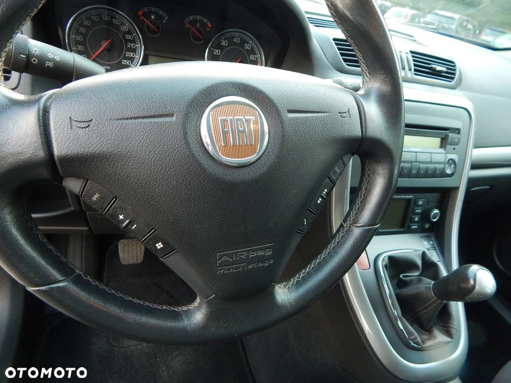 Fiat Croma 2.2 16V Dynamic - 19