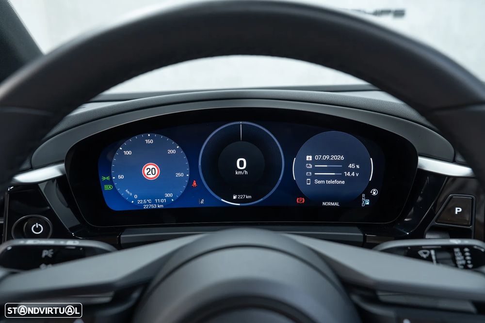 Porsche Macan Electric - 28