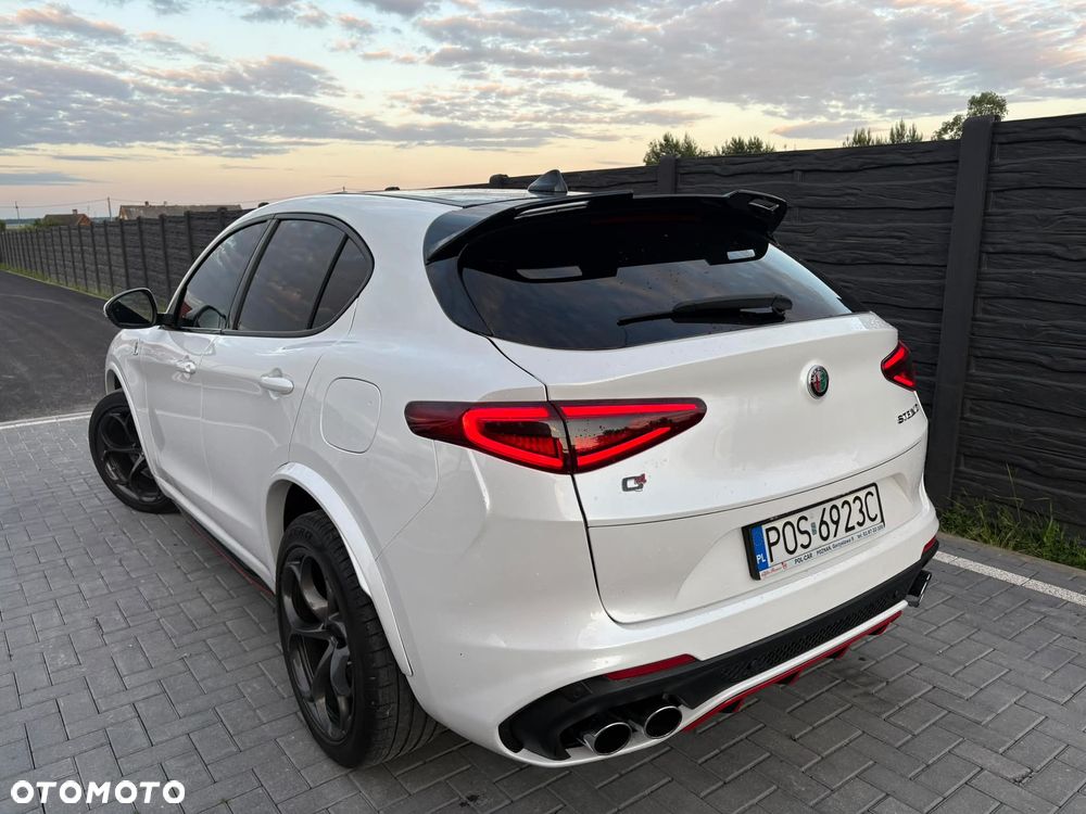 Alfa Romeo Stelvio 2.9 V6 Bi-Turbo Quadrifoglio Q4 - 3