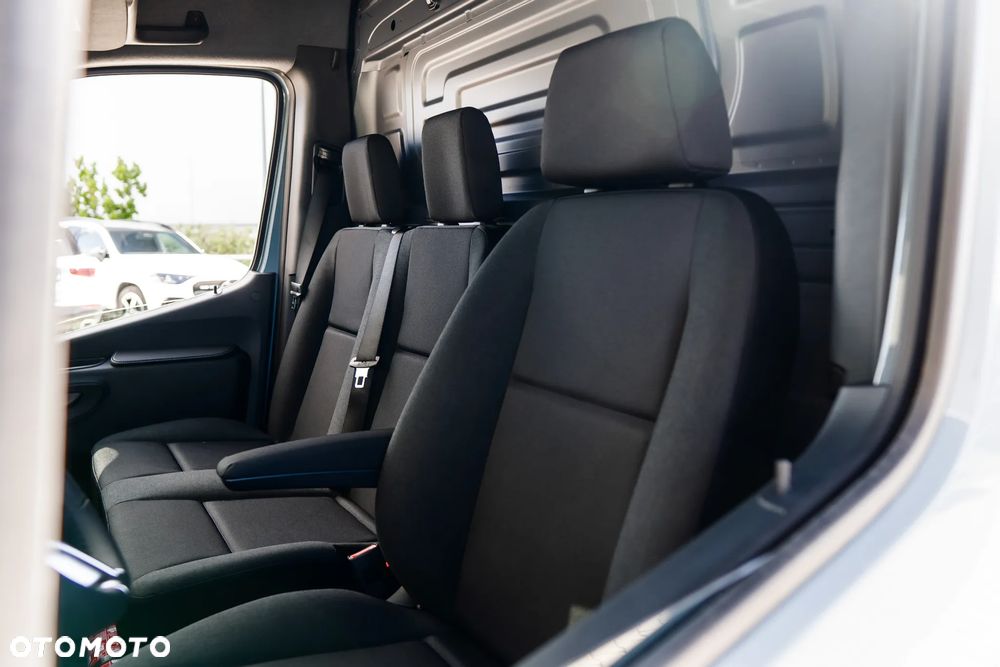 Mercedes-Benz Sprinter - 12