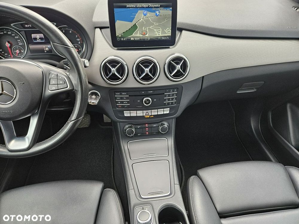 Mercedes-Benz Klasa B 180 7G-DCT Style - 34