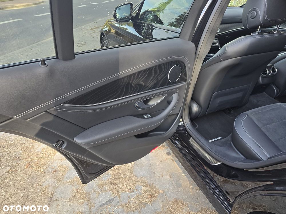 Mercedes-Benz Klasa E 220 d 4-Matic - 5