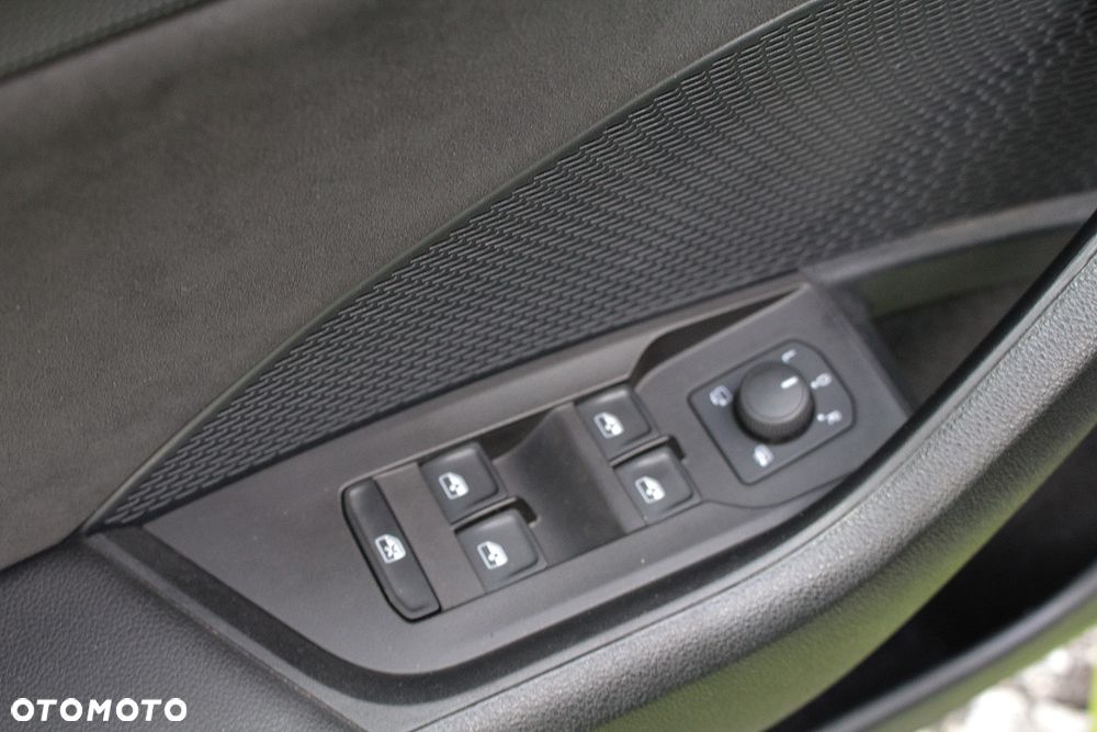 Skoda Octavia 2.0 TDI DSG RS - 18