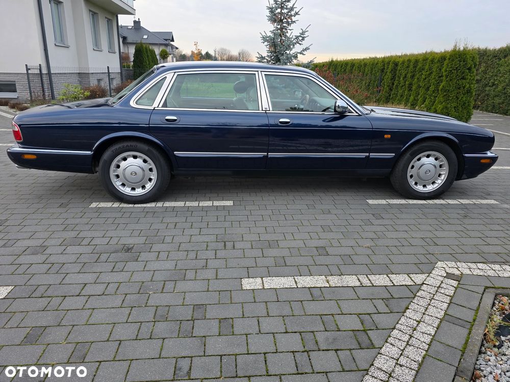 Jaguar Daimler 8 - 11