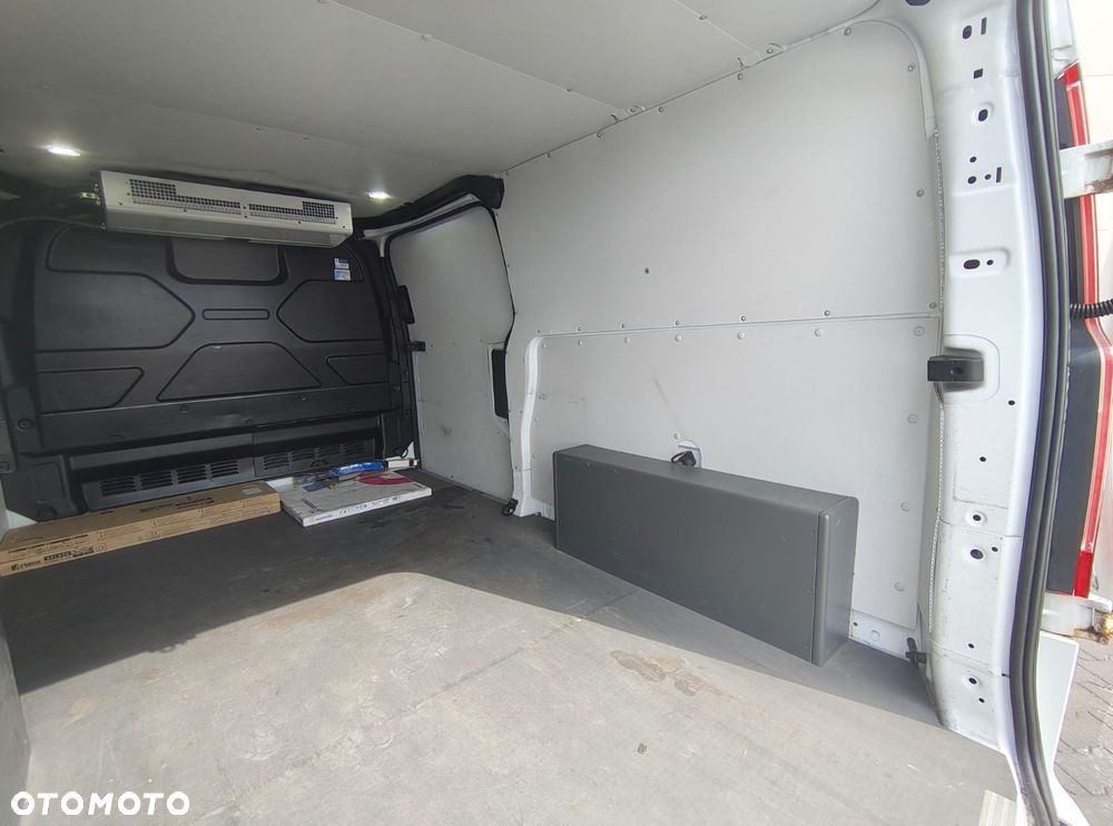Ford TRANSIT CUSTOM - 9