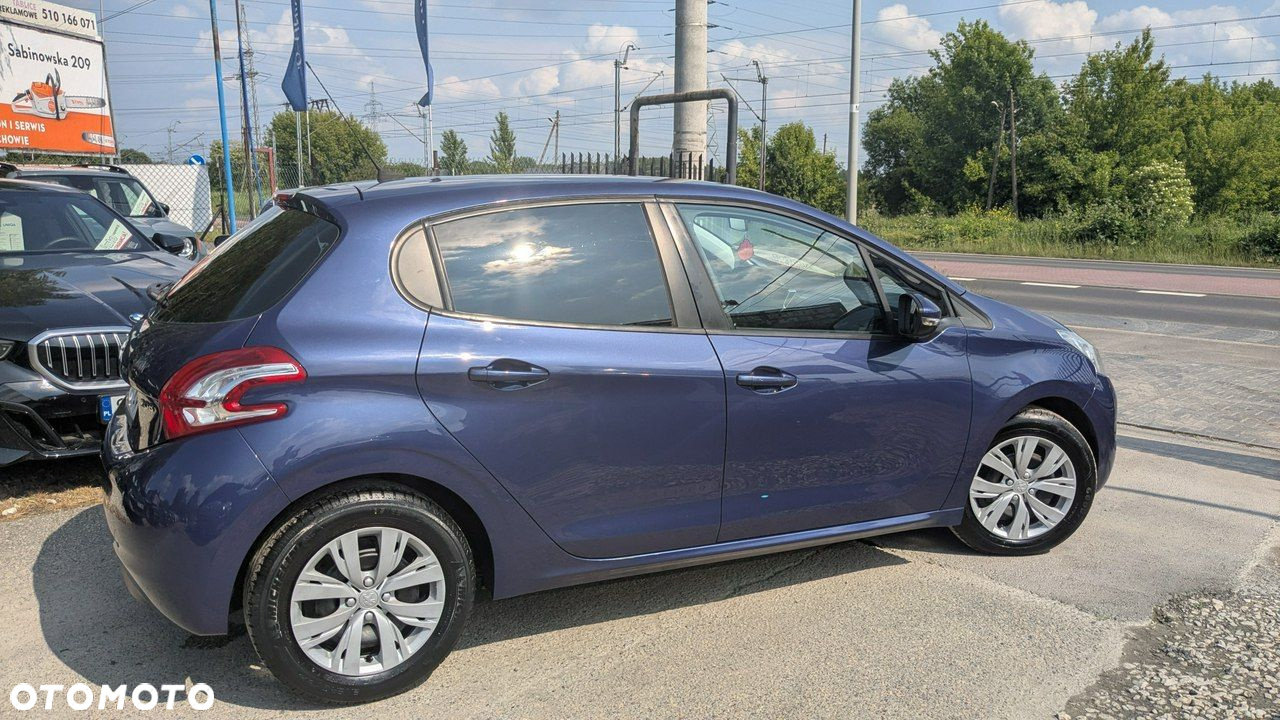 Peugeot 208 - 4