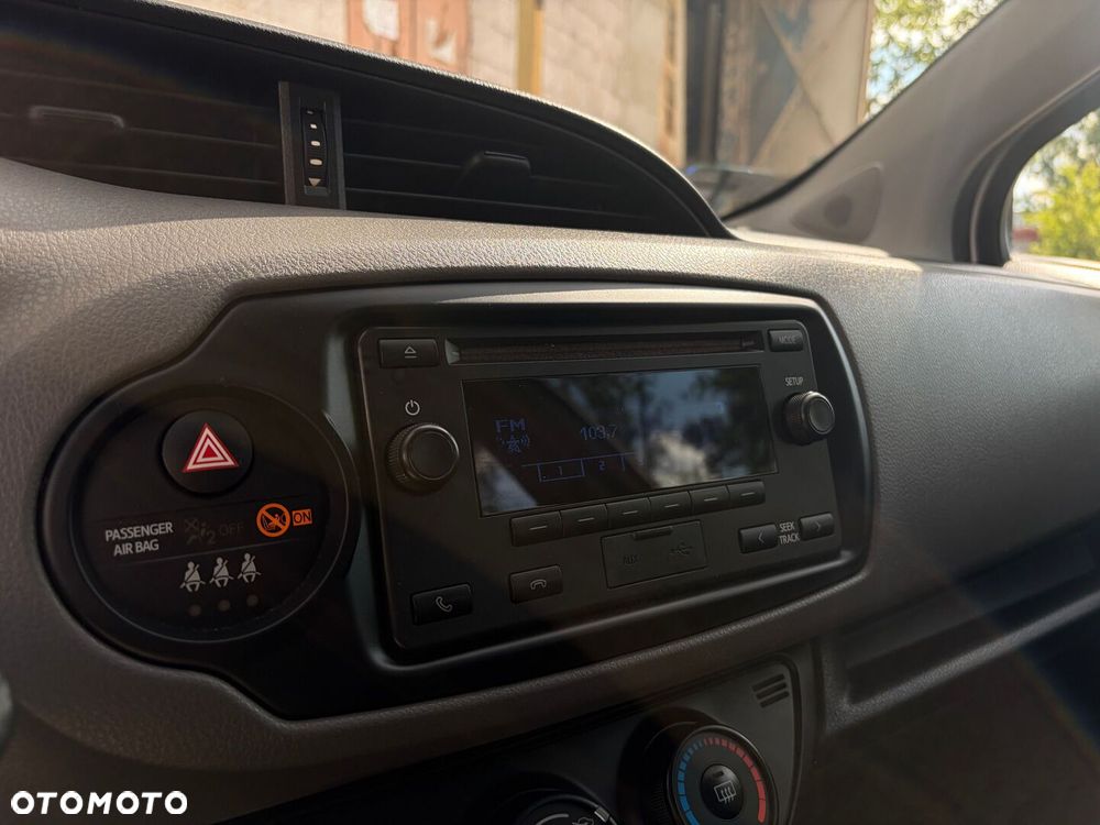 Toyota Yaris 1.0 Active EU6 - 15
