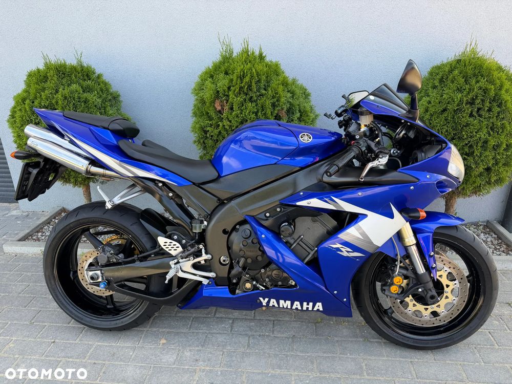 Yamaha R1 - 2