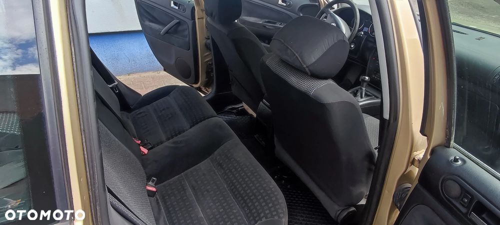 Volkswagen Passat - 10