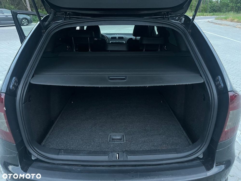 Skoda Octavia 2.0 TDI CR DPF RS - 14