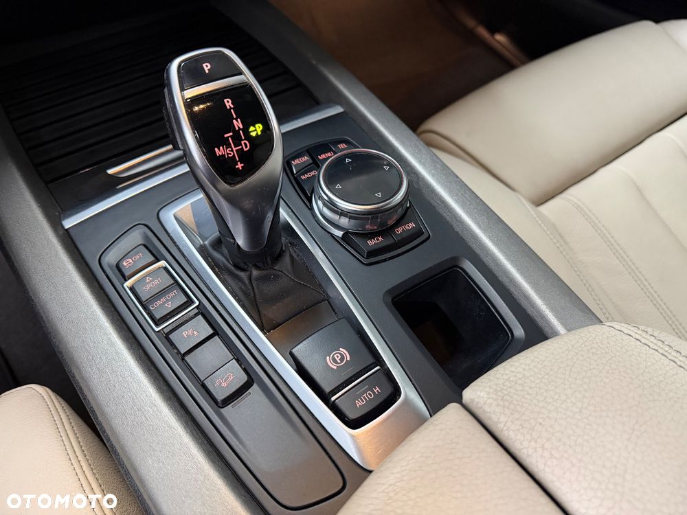 BMW X5 xDrive25d - 27