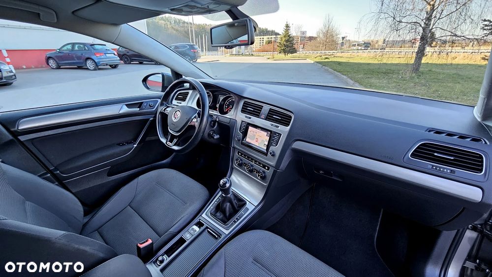 Volkswagen Golf 1.6 TDI BlueMotion Comfortline - 38