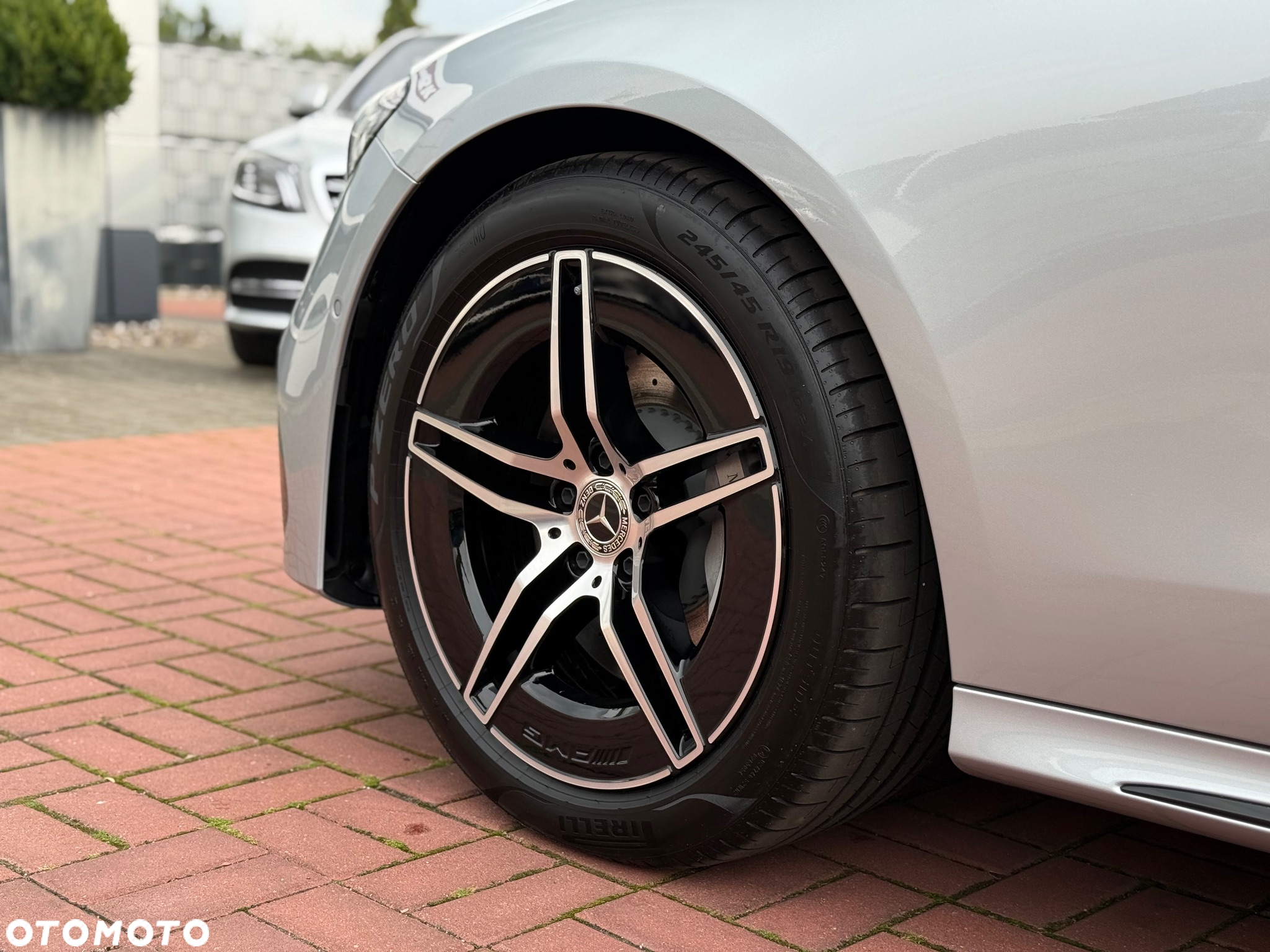 Mercedes-Benz Klasa E 200 mHEV 4-Matic AMG 9G-Tronic - 25