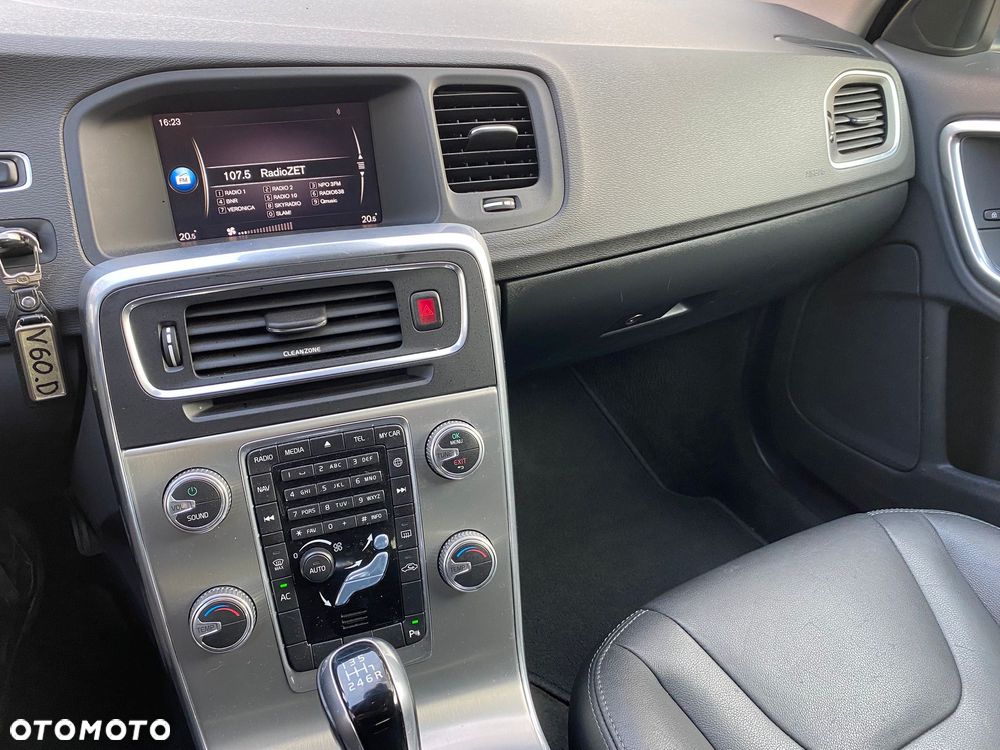 Volvo V60 D3 Summum - 8