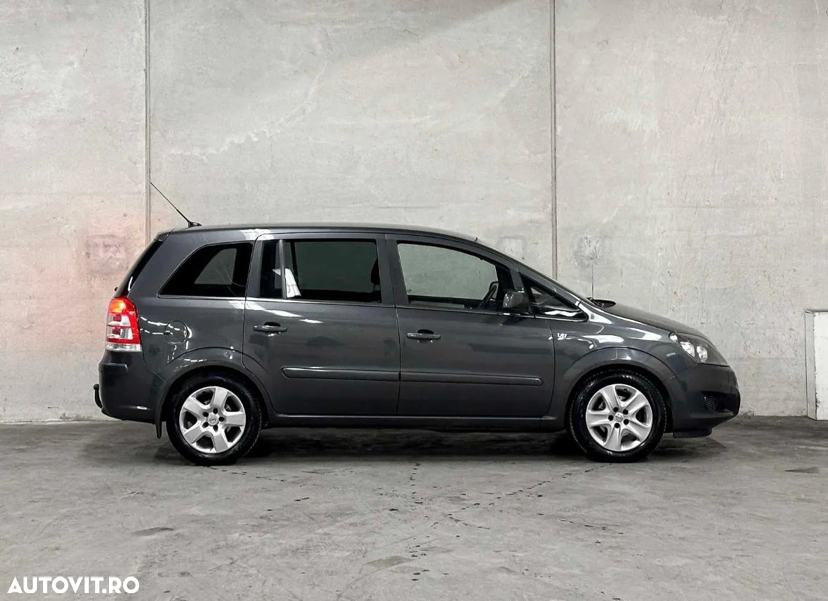 Opel Zafira 1.8 Essentia Easytronic - 10