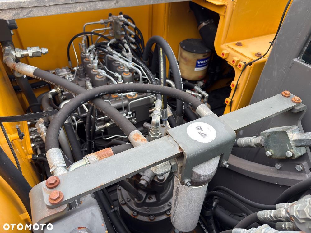 Volvo EC 220 EL - 26