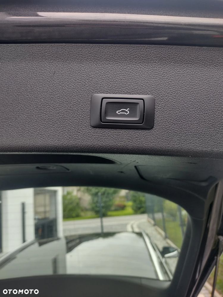 Audi A4 Avant 2.0 TDI DPF clean diesel multitronic Ambiente - 26
