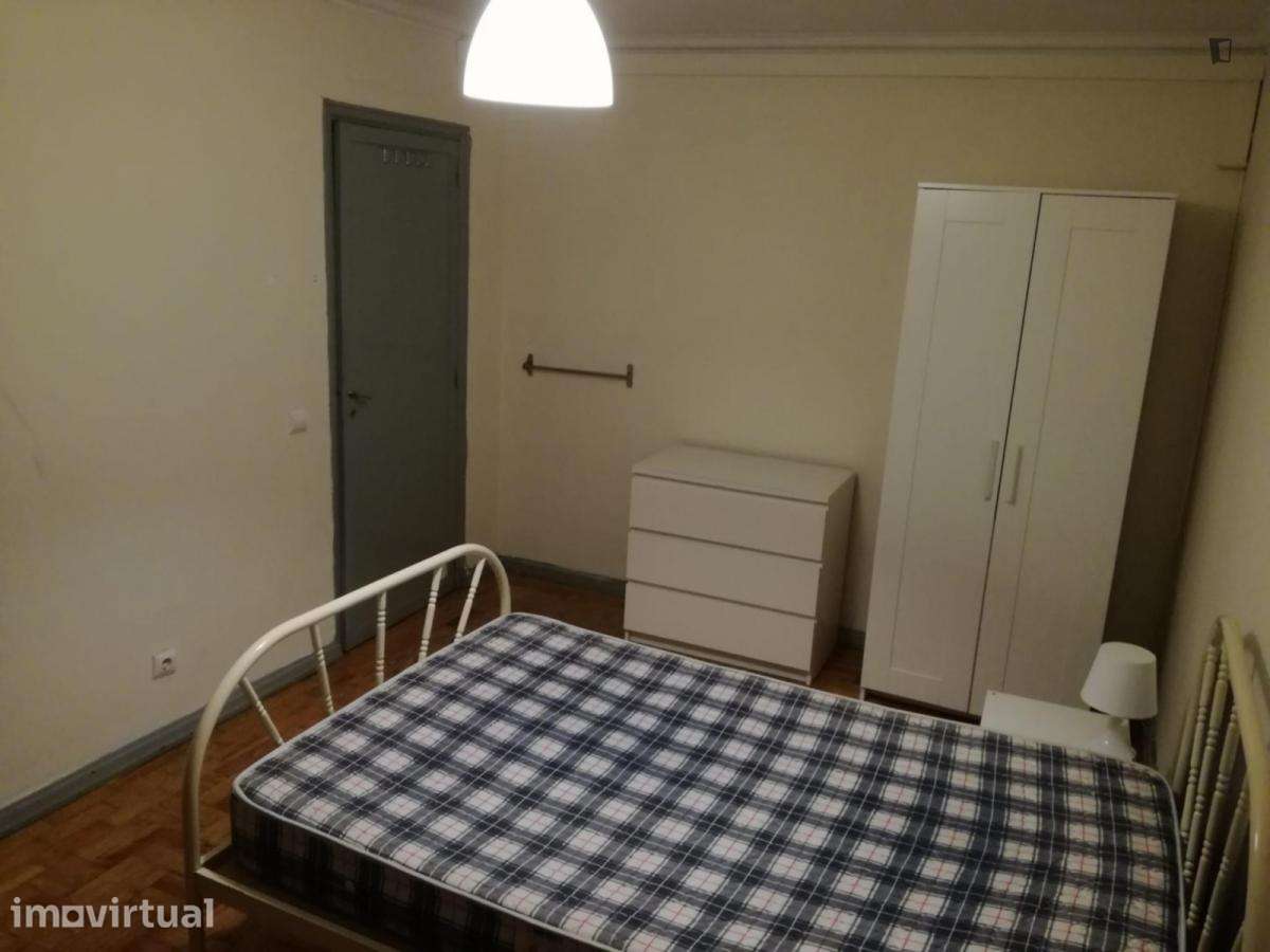 Quarto - localizado em  Coimbra - Grande imagem: 3/10