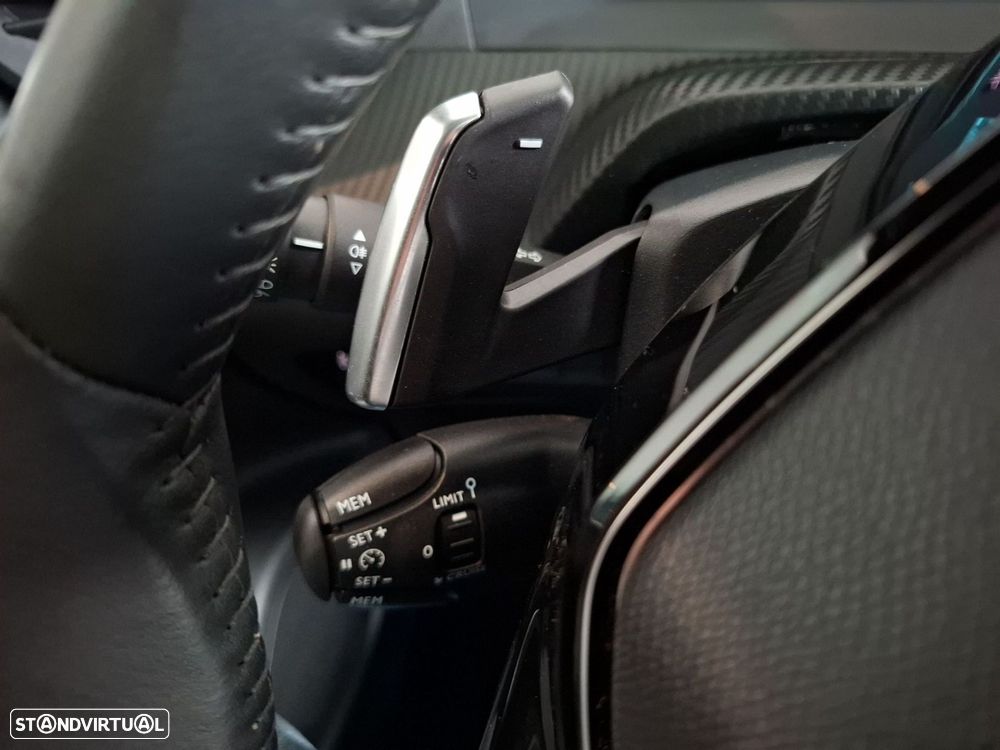 Peugeot 2008 1.2 Hybrid Style e-DCS6 - 21