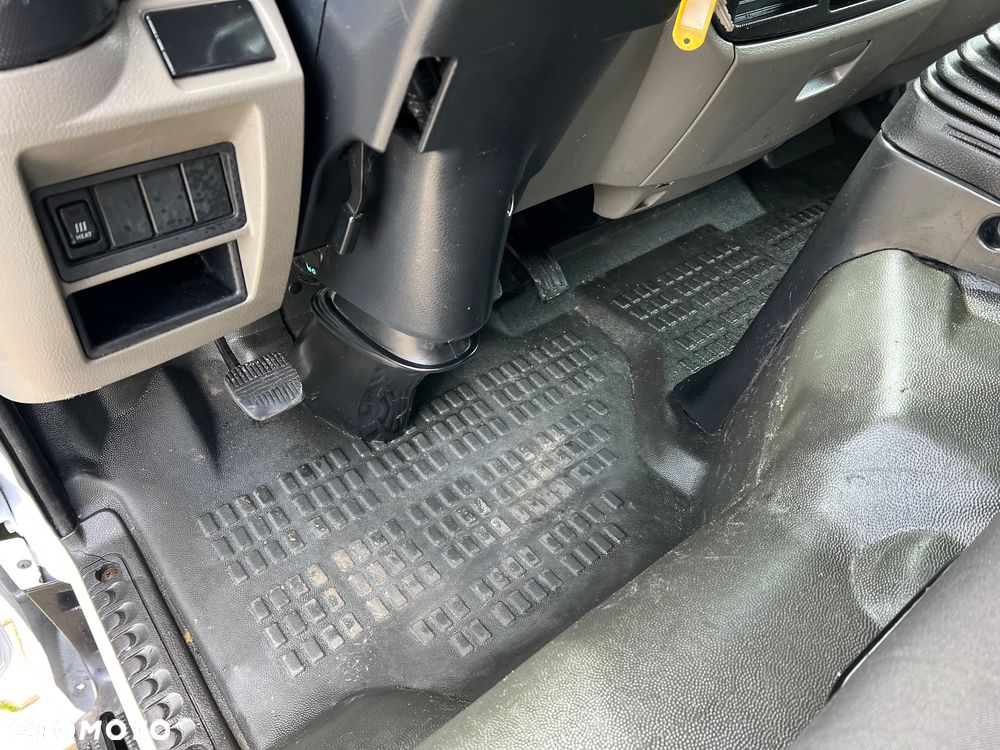Renault Maxity - 21