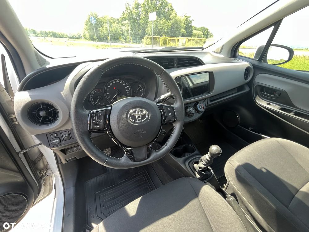 Toyota Yaris 1.5 Active - 11