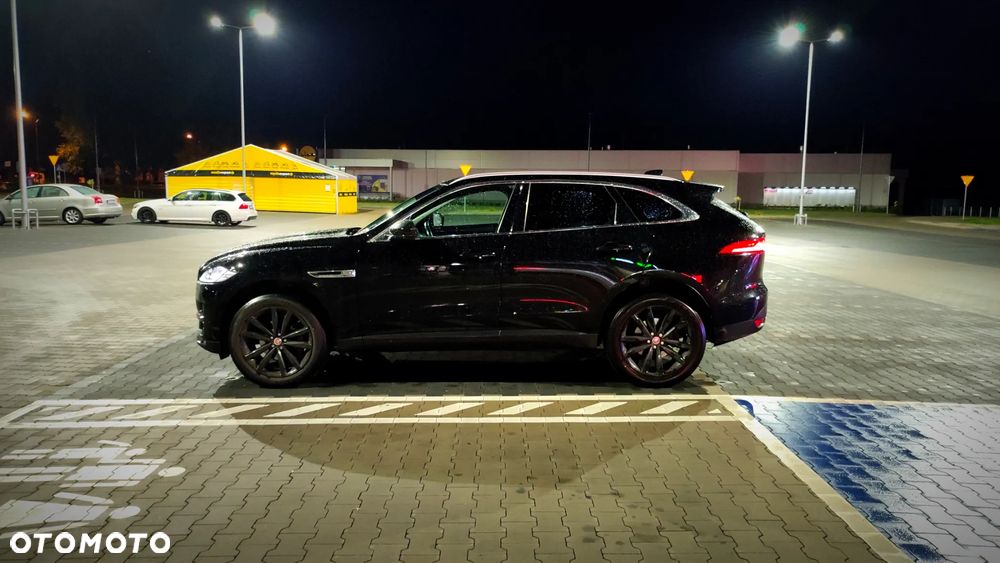 Jaguar F-Pace 20d Prestige - 18