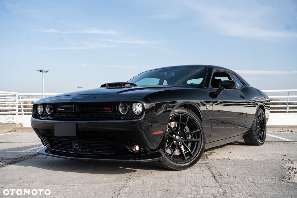Dodge Challenger 6.4 Scat Pack - 1