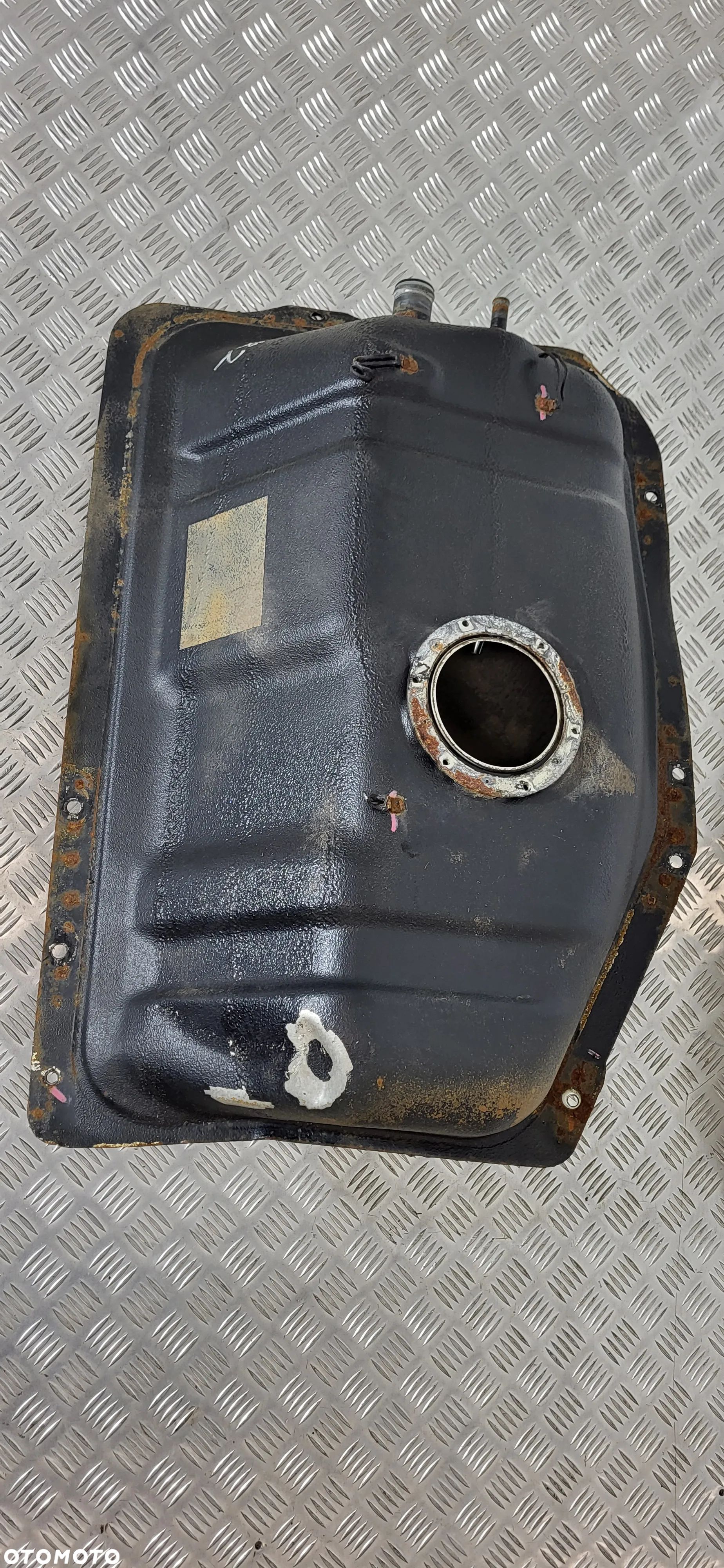 Suzuki Jimny 1.3 Zbiornik Paliwa - 1