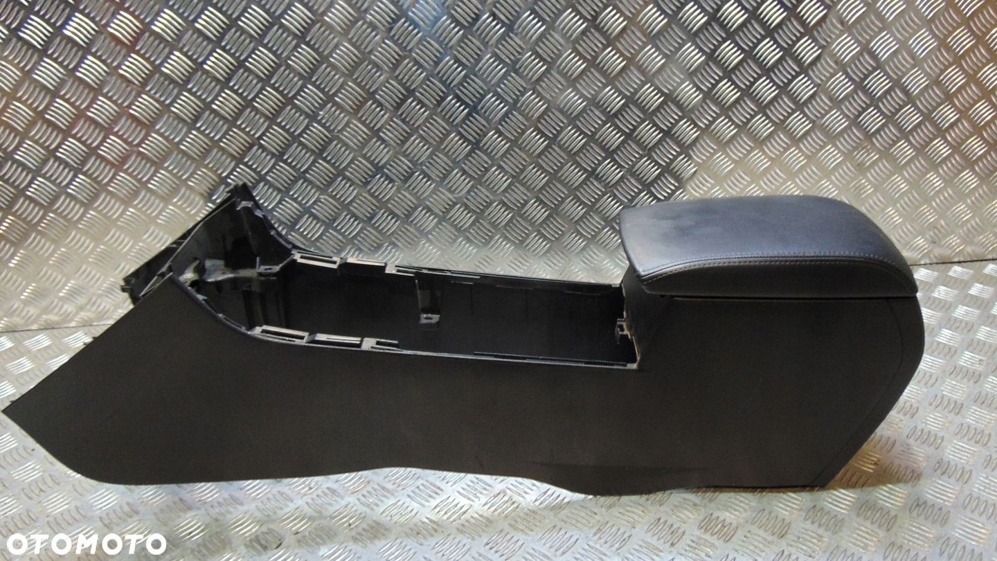 PODŁOKIETNIK TUNEL MAZDA 6 II GH EUROPA - 1